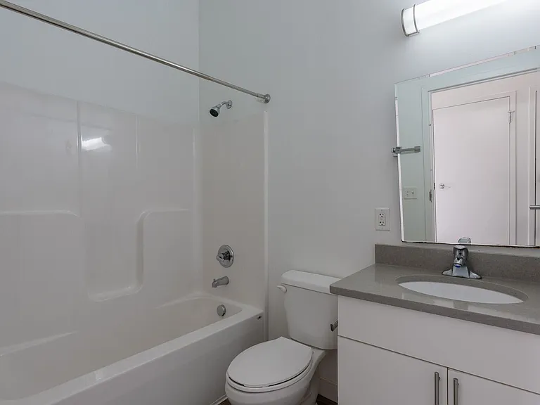 1 West Cary Apartments — Photo 26