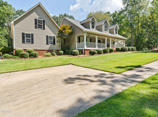 201 Hidden Lakes Dr, Gray, GA 31032