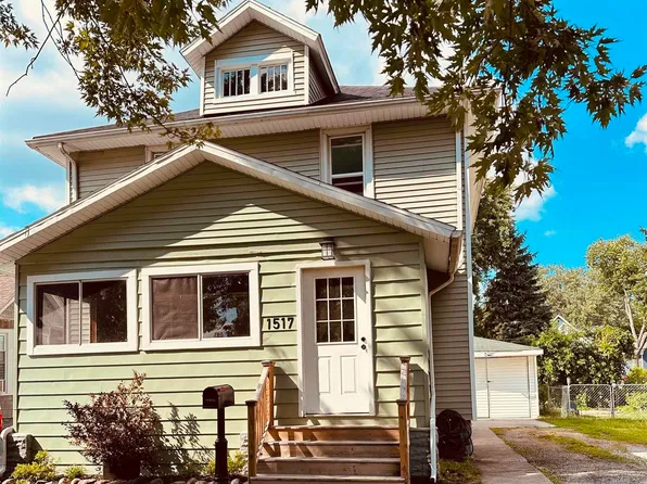1517 Howard St, Port Huron, MI 48060