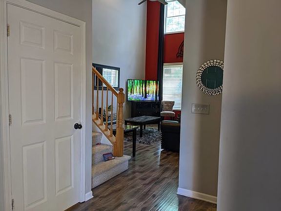4th image of 13296 Greenleaf Ct