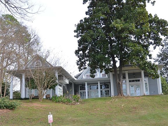 2nd image of 330 Williams Ave