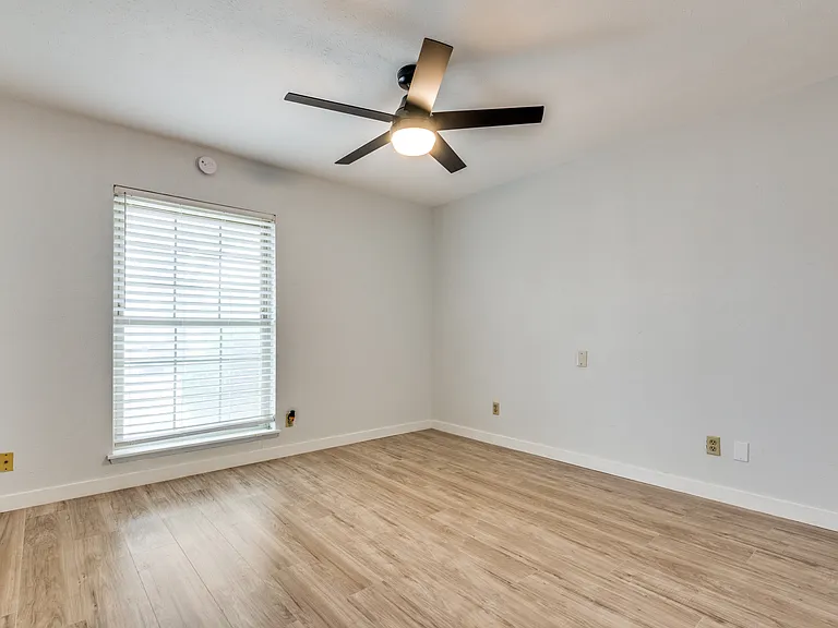 4931 S Colony Blvd — Photo 22