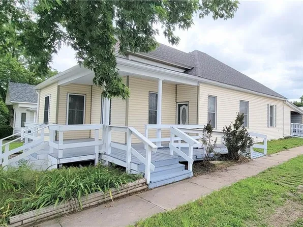 1201 Bridge St, Humboldt, KS 66748