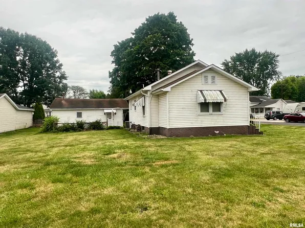 602 E North St, Knoxville, IL 61448