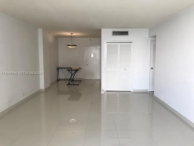 Mirador 1200 Condo — Photo 4