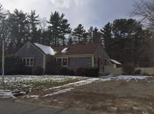 469 Snipatuit Rd, Rochester, MA 02770
