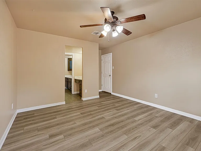 7323 Log View Dr — Photo 14