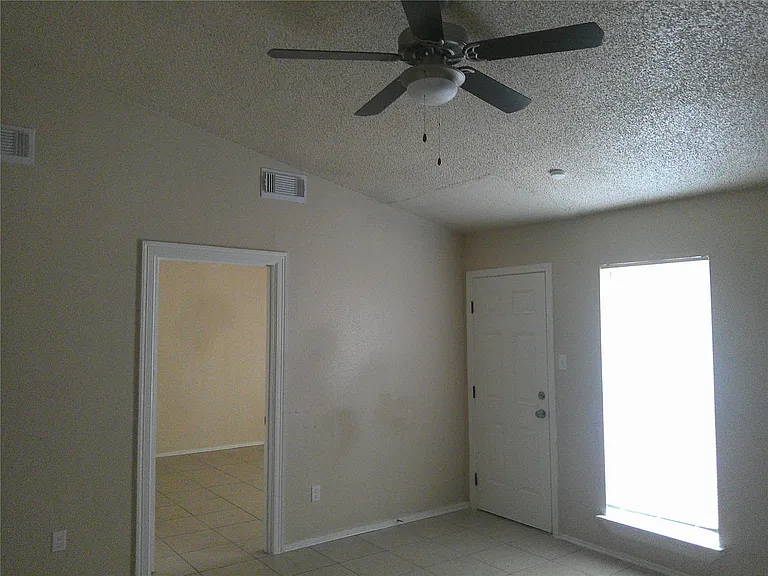 5771 Easthampton Dr #B — Photo 10