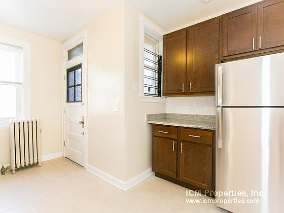 2nd image of 4857 N Paulina St #4859-1B
