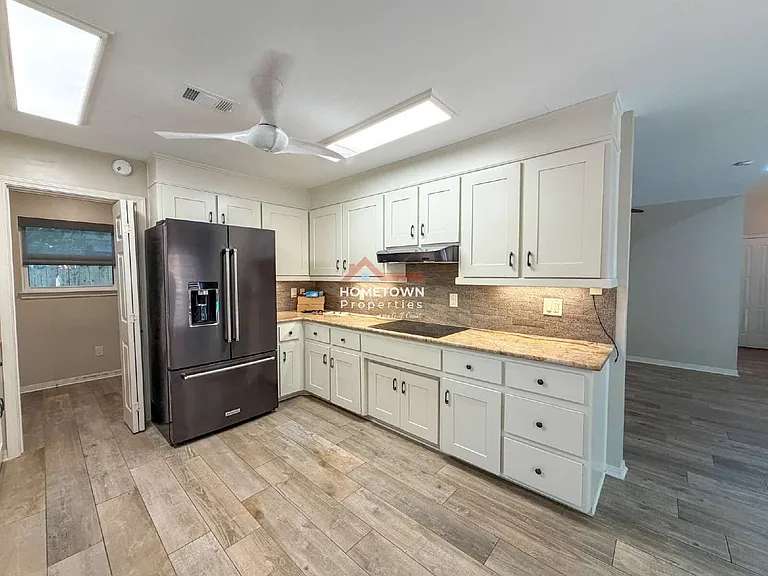 7707 Beechwood Dr — Photo 11