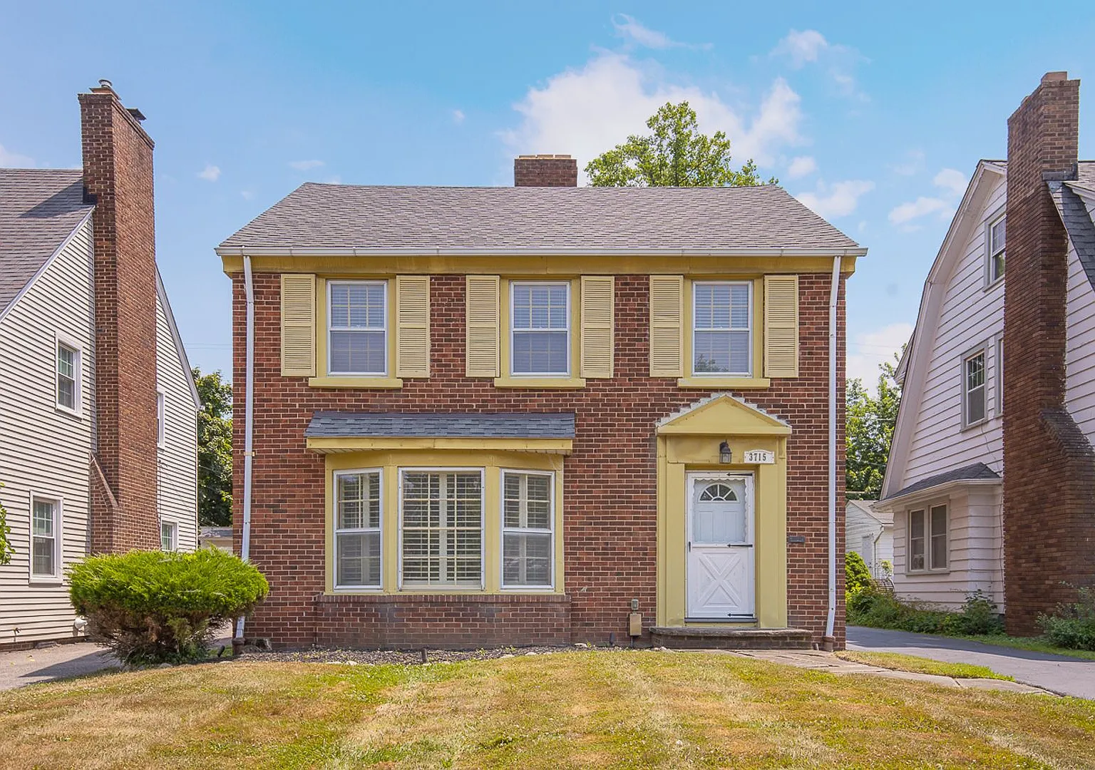 Charming 3 bedroom house Shaker Heights!! — Photo 1