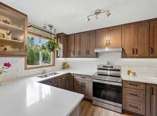 10 W Carolina Dr, Cochrane, AB T4C 1C2