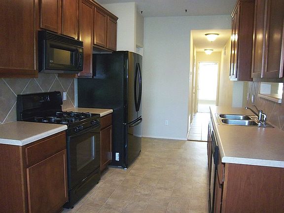 5th image of 2141 Pearson Way