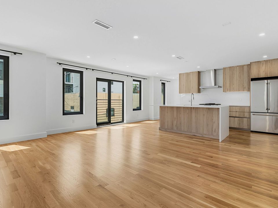 1st image of 6 Devine Way #1
