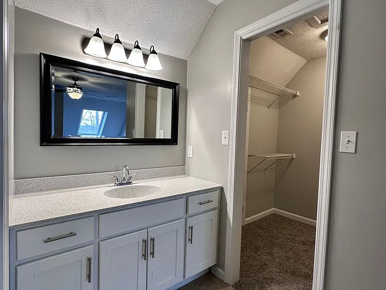 Breckenridge Apartment Homes — Photo 41