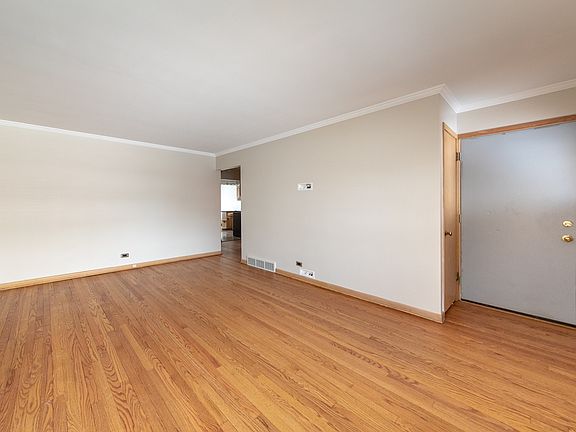 3rd image of 7109 N Ottawa Ave