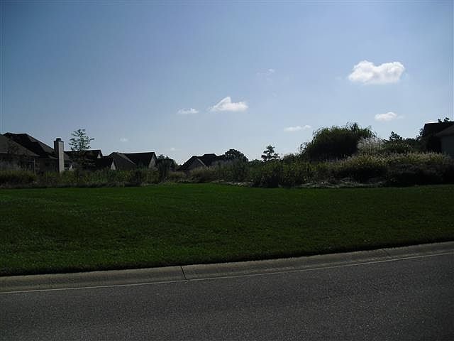 2nd image of 2401 Fountain Blvd
