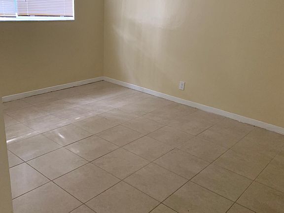 2nd image of 1102 SE 3rd St APT 2