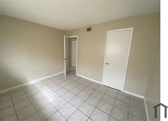 4th image of 1881 NW 59th Way #3