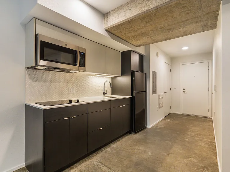 722 E Pike St — Photo 82