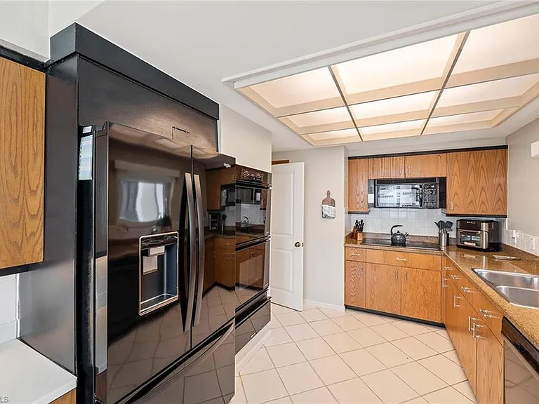 4031 Gulf Shore Blvd N #10C — Photo 24
