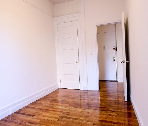 5th image of 249 W 76th St #B4