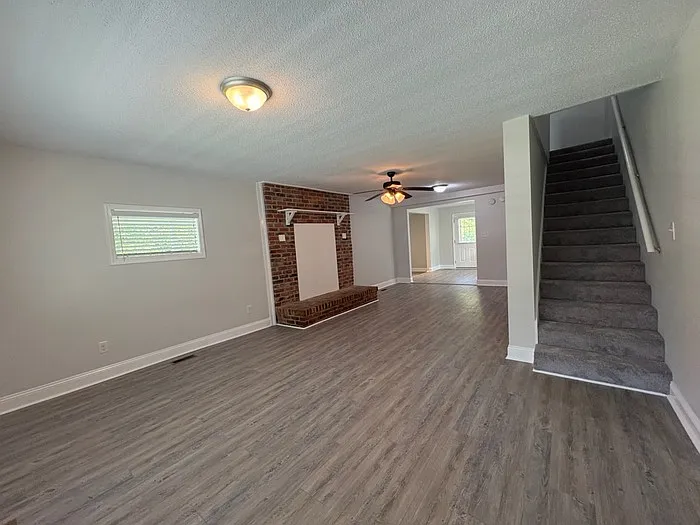 614 N Wilson St — Photo 8