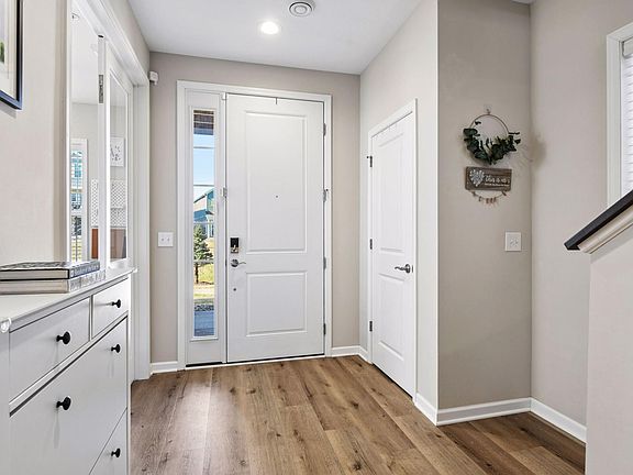 5th image of 8153 Arrowwood Ln N