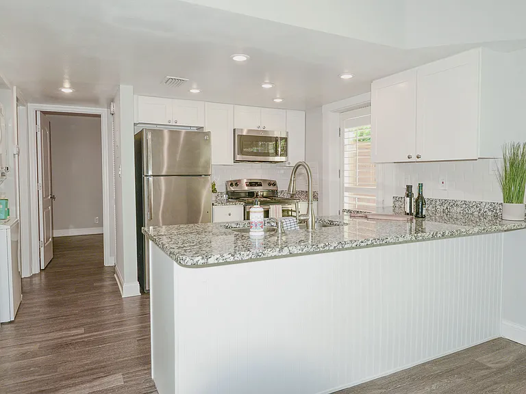 3012 W De Leon St — Photo 1