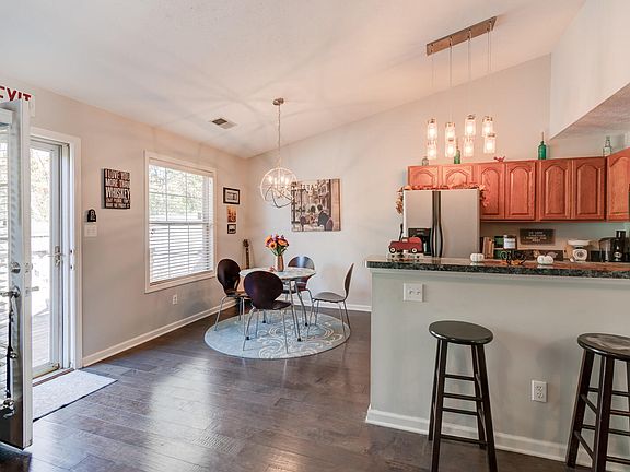 5th image of 1839 Elmhurst Way