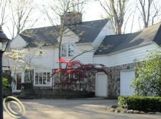 3200 Brewster Ct, West Bloomfield, MI