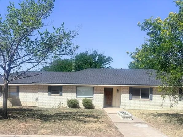 1806 Kiowa Trl, Dalhart, TX 79022