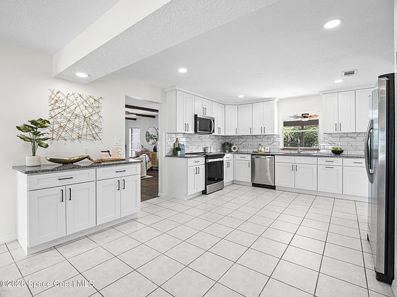 3rd image of 5215 Pina Vista Dr