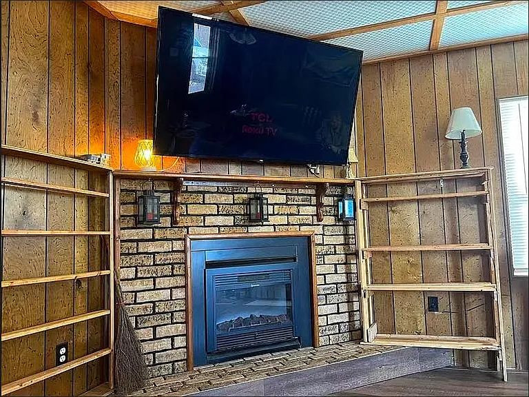 230 Chisolm Trl — Photo 4