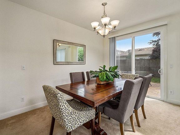 4th image of 11864 Cobble Brook Dr