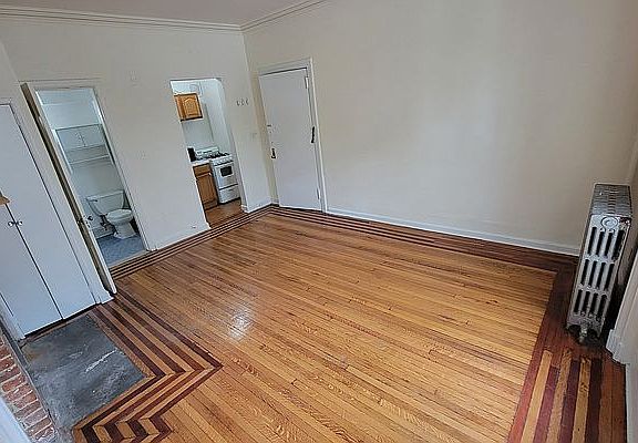 4th image of 395 Washington Ave APT 5