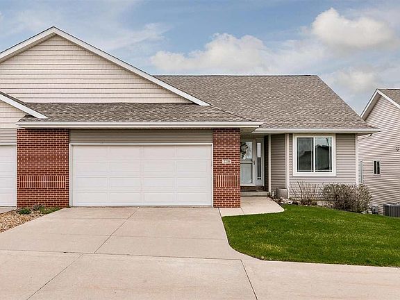 3rd image of 2210 E Grantview Dr