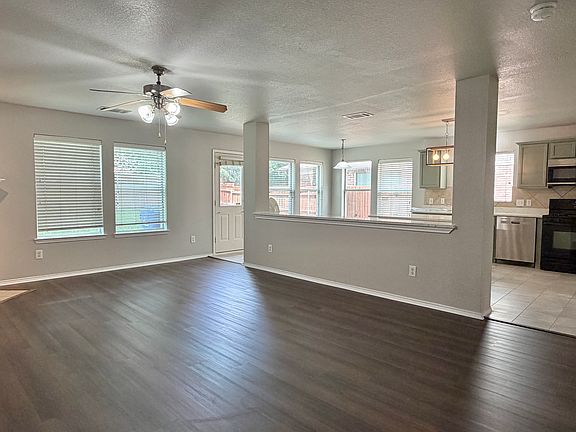 4th image of 10616 Colfax Dr