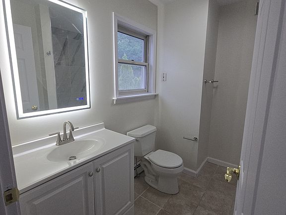 5th image of 61 Meriline Ave #1