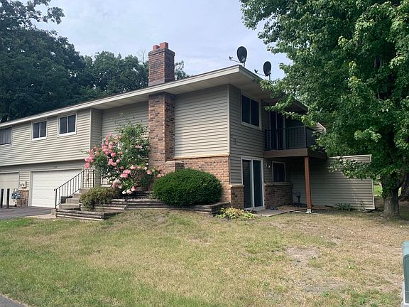 3rd image of 1724 Hickory Hill Dr