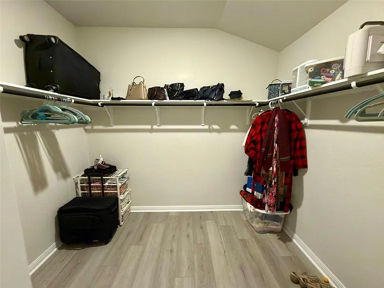 310 Fossil Dr — Photo 11