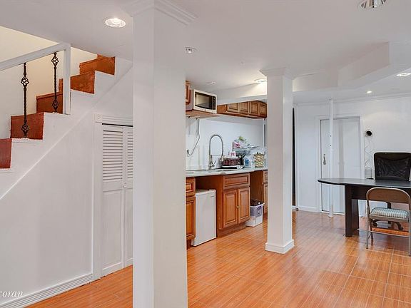 4th image of 350 Tompkins Ave
