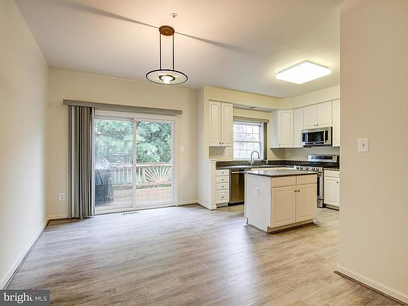 5th image of 1 Rosebay Ct