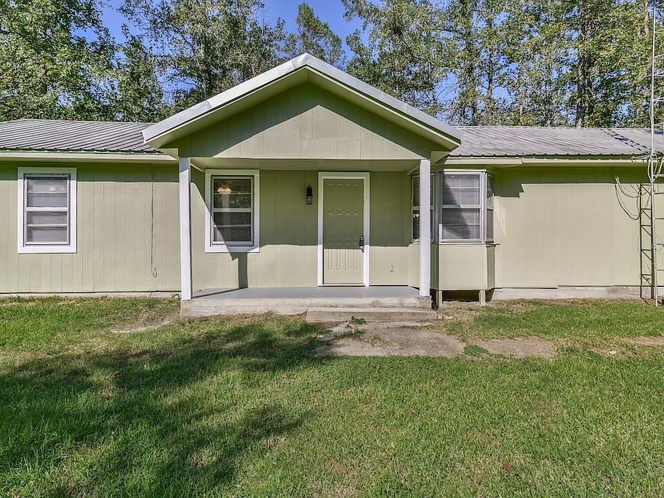 1st image of 3 Kathryn Dr