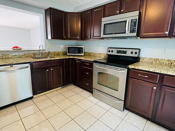 5th image of 6253 Hammett St