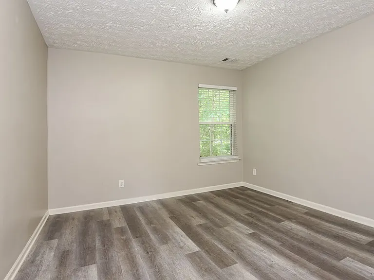 124 Drury Ln — Photo 14
