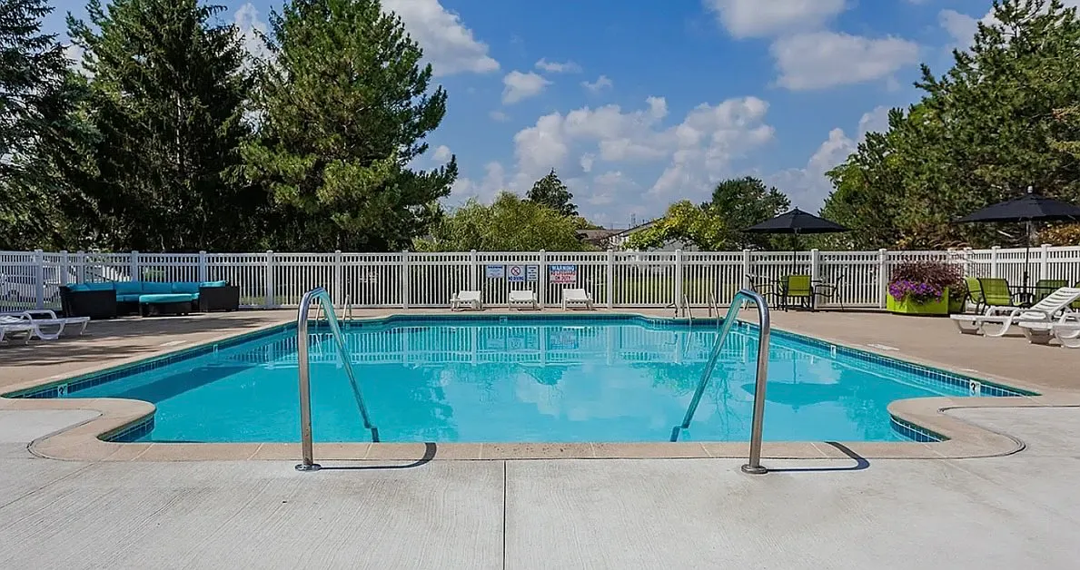 2 bed, 1.5 bath, 1321 sqft, $1,900 — Photo 1