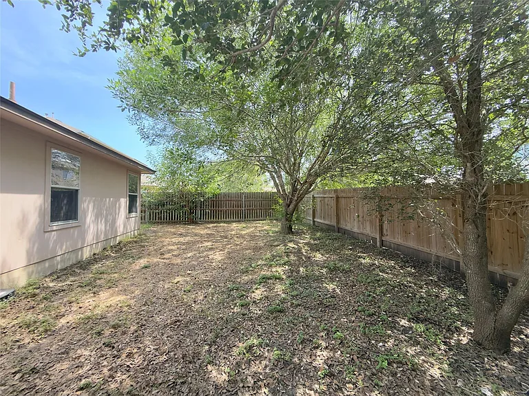 339 Oxford Dr — Photo 14
