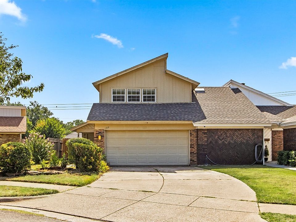 1st image of 109 Yorkshire Ct