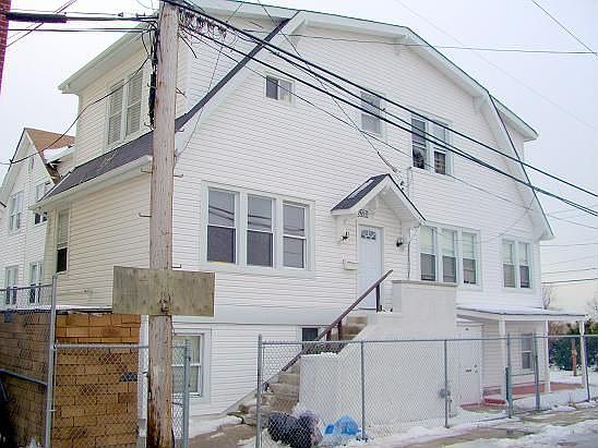 2nd image of 3205 Lewmay Rd